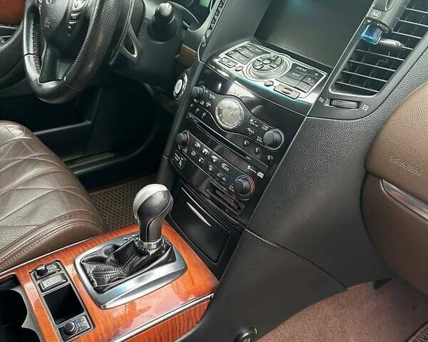 Черный Инфинити FX 35, объемом двигателя 3.5 л и пробегом 145 тыс. км за 13100 $, фото 17 на Automoto.ua