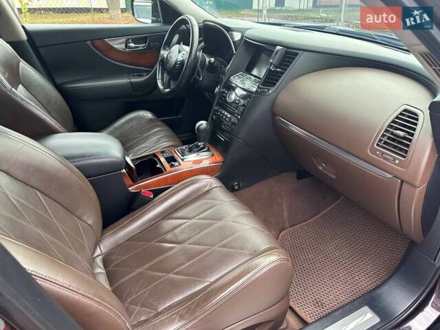 Черный Инфинити FX 35, объемом двигателя 3.5 л и пробегом 232 тыс. км за 12000 $, фото 24 на Automoto.ua