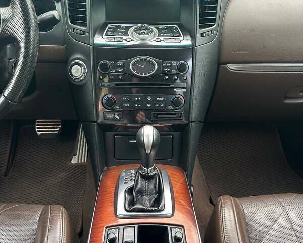 Черный Инфинити FX 35, объемом двигателя 3.5 л и пробегом 232 тыс. км за 12000 $, фото 22 на Automoto.ua