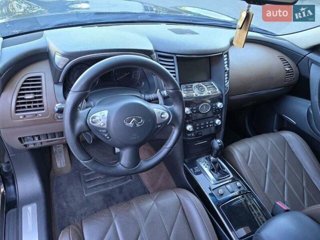 Черный Инфинити FX 35, объемом двигателя 3.5 л и пробегом 178 тыс. км за 14400 $, фото 10 на Automoto.ua