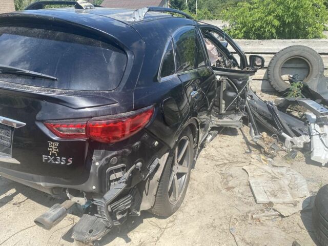 Черный Инфинити FX 35, объемом двигателя 0 л и пробегом 155 тыс. км за 2500 $, фото 2 на Automoto.ua