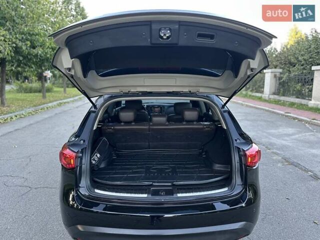 Черный Инфинити FX 35, объемом двигателя 0 л и пробегом 222 тыс. км за 11200 $, фото 28 на Automoto.ua