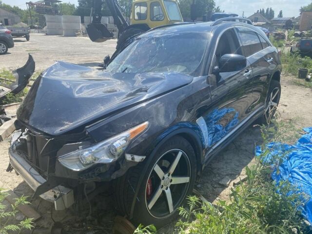 Черный Инфинити FX 35, объемом двигателя 0 л и пробегом 155 тыс. км за 2500 $, фото 1 на Automoto.ua