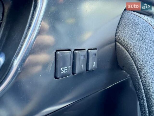 Черный Инфинити FX 35, объемом двигателя 3.5 л и пробегом 221 тыс. км за 11999 $, фото 33 на Automoto.ua