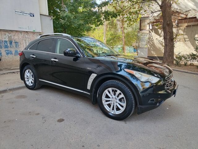 Черный Инфинити FX 35, объемом двигателя 3.5 л и пробегом 660 тыс. км за 12500 $, фото 8 на Automoto.ua