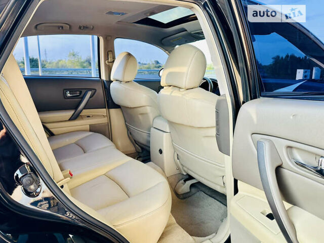 Черный Инфинити FX 35, объемом двигателя 3.5 л и пробегом 139 тыс. км за 9600 $, фото 33 на Automoto.ua