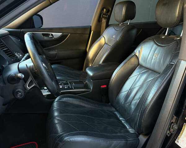 Черный Инфинити FX 35, объемом двигателя 3.5 л и пробегом 171 тыс. км за 10300 $, фото 5 на Automoto.ua