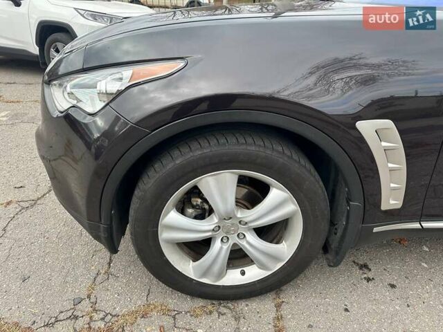 Черный Инфинити FX 35, объемом двигателя 3.5 л и пробегом 145 тыс. км за 13100 $, фото 8 на Automoto.ua
