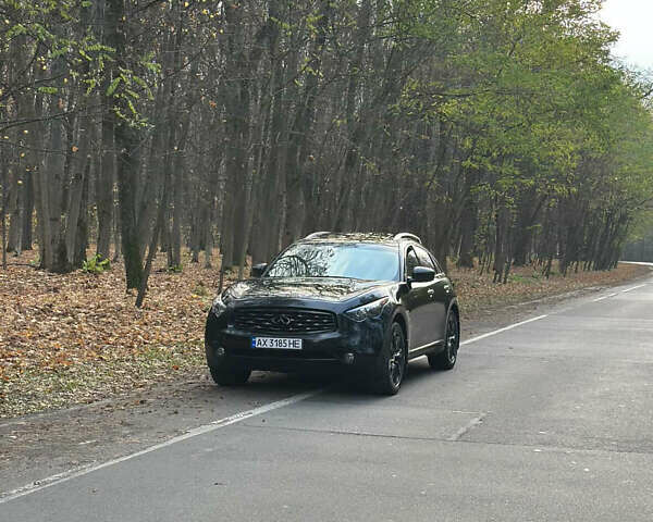 Черный Инфинити FX 35, объемом двигателя 3.5 л и пробегом 270 тыс. км за 14900 $, фото 2 на Automoto.ua