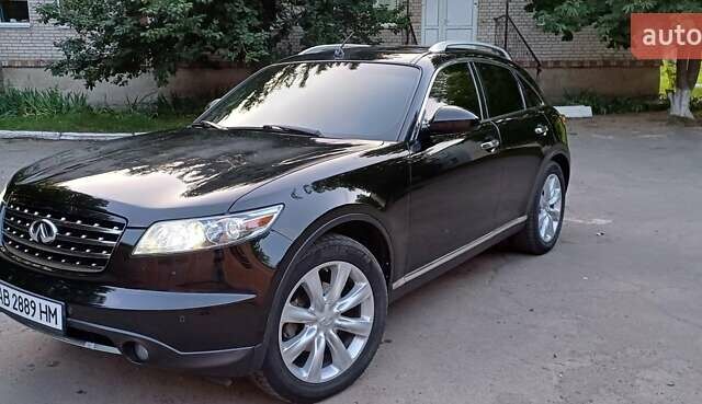 Черный Инфинити FX 35, объемом двигателя 3.5 л и пробегом 201 тыс. км за 11850 $, фото 1 на Automoto.ua