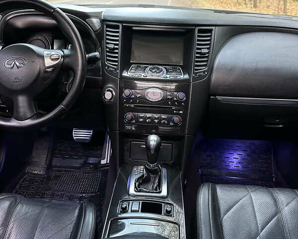 Черный Инфинити FX 35, объемом двигателя 3.5 л и пробегом 270 тыс. км за 14900 $, фото 12 на Automoto.ua