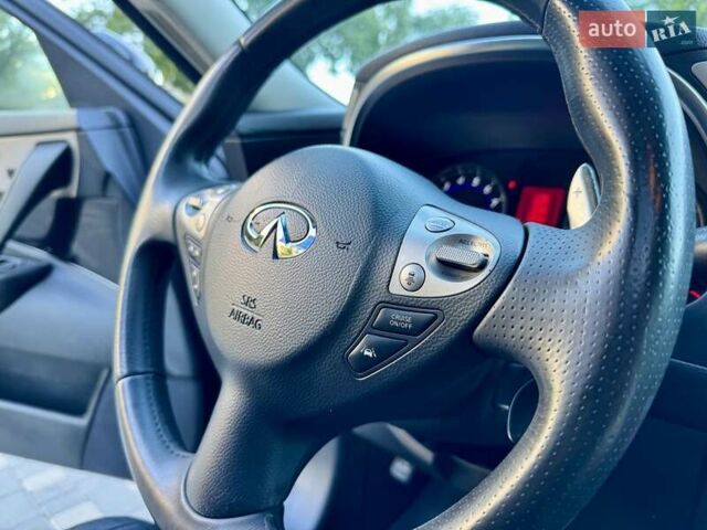 Черный Инфинити FX 35, объемом двигателя 3.5 л и пробегом 221 тыс. км за 11999 $, фото 56 на Automoto.ua