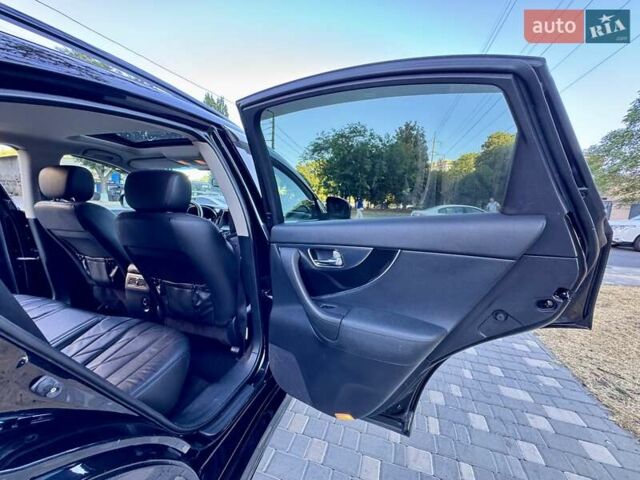 Черный Инфинити FX 35, объемом двигателя 3.5 л и пробегом 221 тыс. км за 11999 $, фото 63 на Automoto.ua