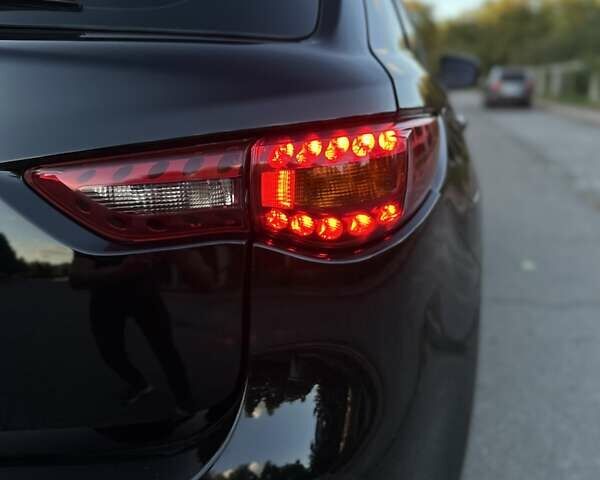 Черный Инфинити FX 35, объемом двигателя 0 л и пробегом 222 тыс. км за 11200 $, фото 33 на Automoto.ua