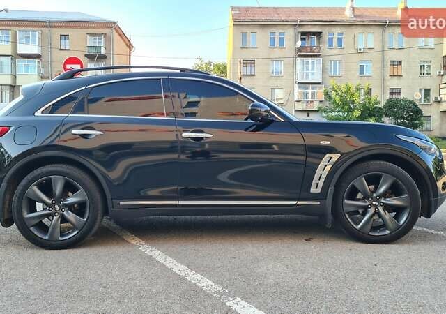 Чорний Інфініті FX 35, об'ємом двигуна 3.5 л та пробігом 187 тис. км за 15800 $, фото 9 на Automoto.ua