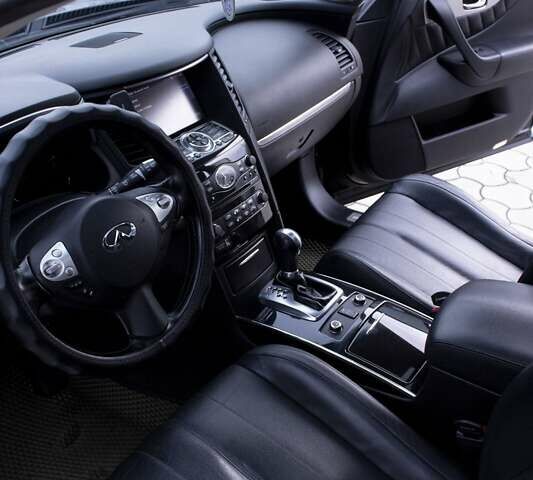 Черный Инфинити FX 35, объемом двигателя 3.5 л и пробегом 256 тыс. км за 13900 $, фото 15 на Automoto.ua