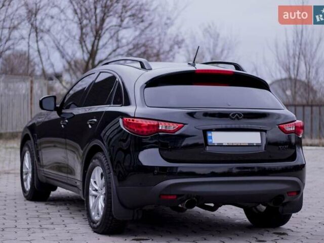 Черный Инфинити FX 35, объемом двигателя 3.5 л и пробегом 256 тыс. км за 13900 $, фото 9 на Automoto.ua