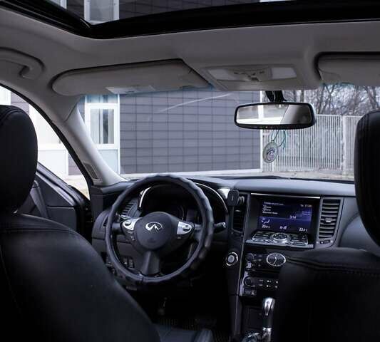 Черный Инфинити FX 35, объемом двигателя 3.5 л и пробегом 256 тыс. км за 13900 $, фото 32 на Automoto.ua
