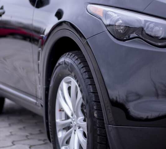 Черный Инфинити FX 35, объемом двигателя 3.5 л и пробегом 256 тыс. км за 13900 $, фото 3 на Automoto.ua