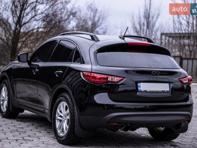 Черный Инфинити FX 35, объемом двигателя 3.5 л и пробегом 256 тыс. км за 13900 $, фото 8 на Automoto.ua