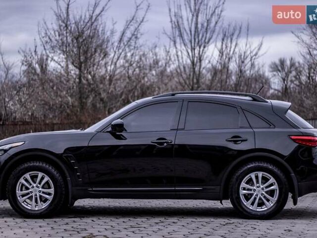 Черный Инфинити FX 35, объемом двигателя 3.5 л и пробегом 256 тыс. км за 13900 $, фото 6 на Automoto.ua