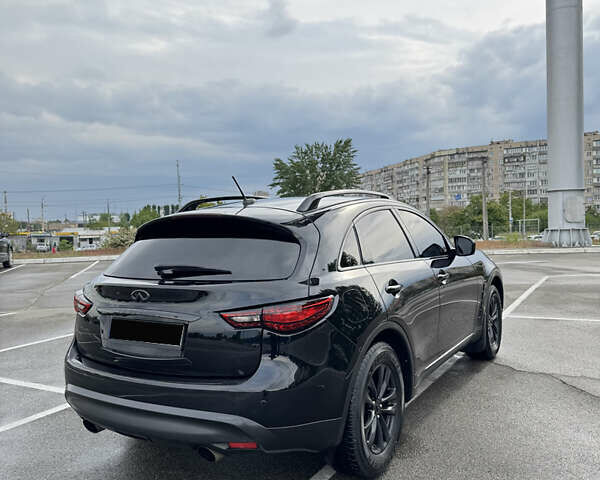 Черный Инфинити FX 35, объемом двигателя 3.5 л и пробегом 133 тыс. км за 16333 $, фото 29 на Automoto.ua