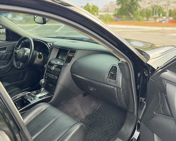 Черный Инфинити FX 35, объемом двигателя 3.5 л и пробегом 133 тыс. км за 16333 $, фото 26 на Automoto.ua