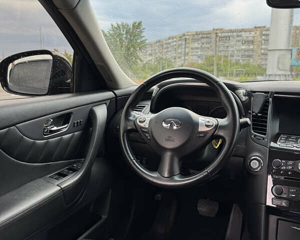 Черный Инфинити FX 35, объемом двигателя 3.5 л и пробегом 133 тыс. км за 16333 $, фото 16 на Automoto.ua