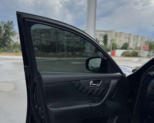 Черный Инфинити FX 35, объемом двигателя 3.5 л и пробегом 133 тыс. км за 16333 $, фото 19 на Automoto.ua