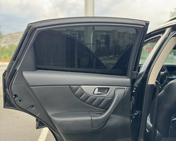 Черный Инфинити FX 35, объемом двигателя 3.5 л и пробегом 133 тыс. км за 16333 $, фото 18 на Automoto.ua