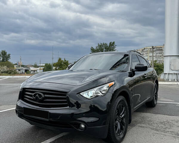 Черный Инфинити FX 35, объемом двигателя 3.5 л и пробегом 133 тыс. км за 16333 $, фото 6 на Automoto.ua
