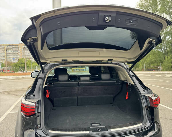 Черный Инфинити FX 35, объемом двигателя 3.5 л и пробегом 133 тыс. км за 16333 $, фото 28 на Automoto.ua