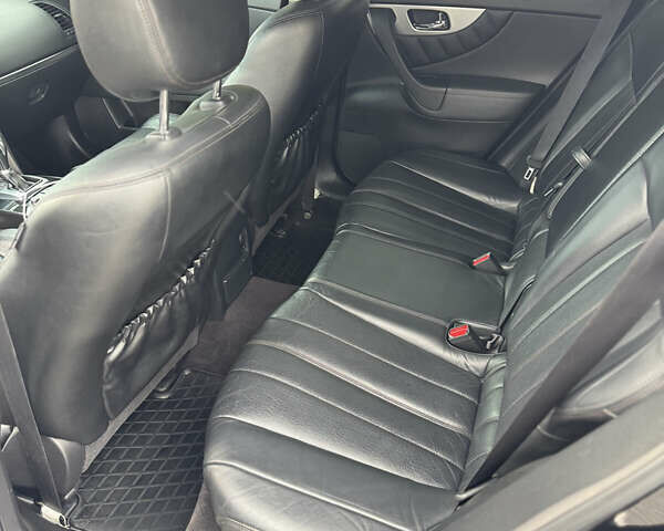 Черный Инфинити FX 35, объемом двигателя 3.5 л и пробегом 133 тыс. км за 16333 $, фото 22 на Automoto.ua