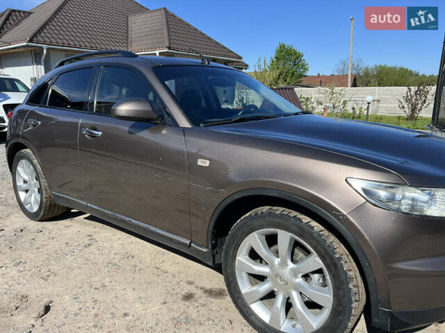 Коричневый Инфинити FX 35, объемом двигателя 3.5 л и пробегом 315 тыс. км за 7500 $, фото 5 на Automoto.ua