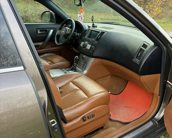 Коричневый Инфинити FX 35, объемом двигателя 3.5 л и пробегом 240 тыс. км за 9500 $, фото 7 на Automoto.ua