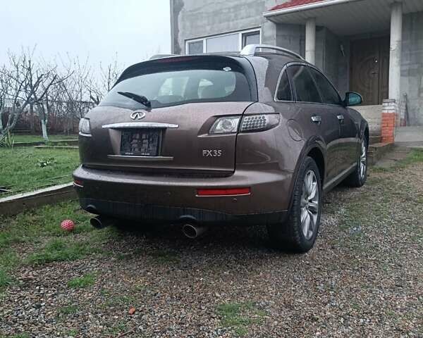 Коричневый Инфинити FX 35, объемом двигателя 3.5 л и пробегом 182 тыс. км за 10000 $, фото 2 на Automoto.ua