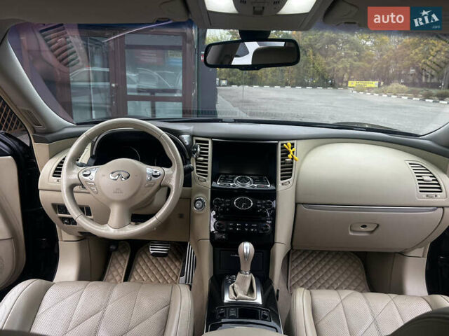 Коричневый Инфинити FX 35, объемом двигателя 3.5 л и пробегом 200 тыс. км за 17900 $, фото 23 на Automoto.ua