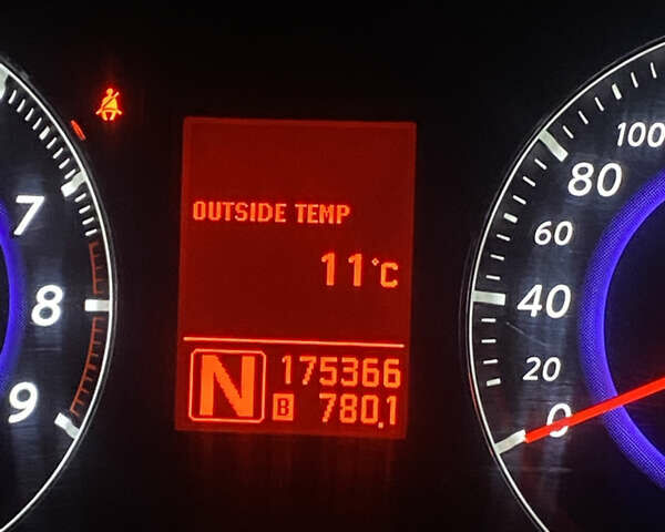 Коричневый Инфинити FX 35, объемом двигателя 3.5 л и пробегом 175 тыс. км за 15750 $, фото 5 на Automoto.ua