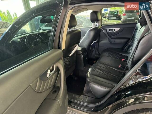 Інфініті FX 35, об'ємом двигуна 0 л та пробігом 100 тис. км за 11800 $, фото 17 на Automoto.ua