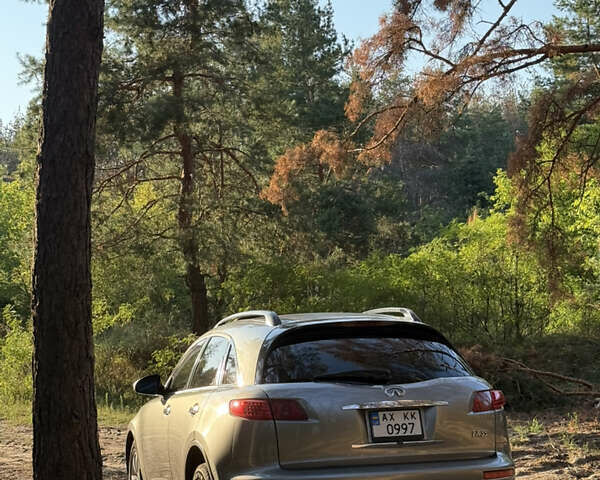 Сірий Інфініті FX 35, об'ємом двигуна 3.5 л та пробігом 335 тис. км за 8500 $, фото 4 на Automoto.ua