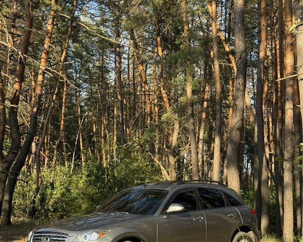 Сірий Інфініті FX 35, об'ємом двигуна 3.5 л та пробігом 335 тис. км за 8500 $, фото 1 на Automoto.ua