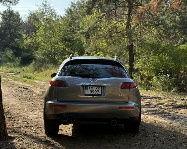 Сірий Інфініті FX 35, об'ємом двигуна 3.5 л та пробігом 335 тис. км за 8500 $, фото 5 на Automoto.ua