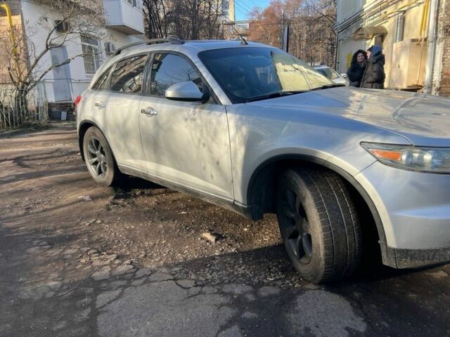 Серый Инфинити FX 35, объемом двигателя 3.5 л и пробегом 285 тыс. км за 5500 $, фото 2 на Automoto.ua