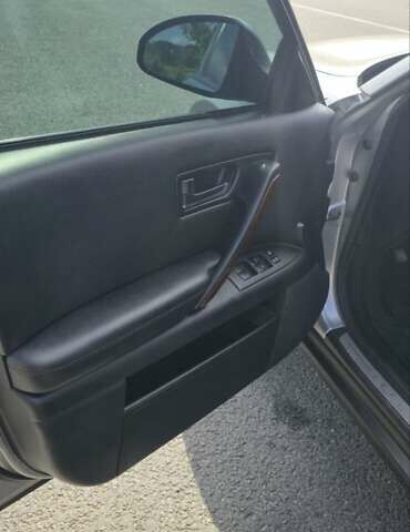 Серый Инфинити FX 35, объемом двигателя 3.5 л и пробегом 328 тыс. км за 8000 $, фото 16 на Automoto.ua