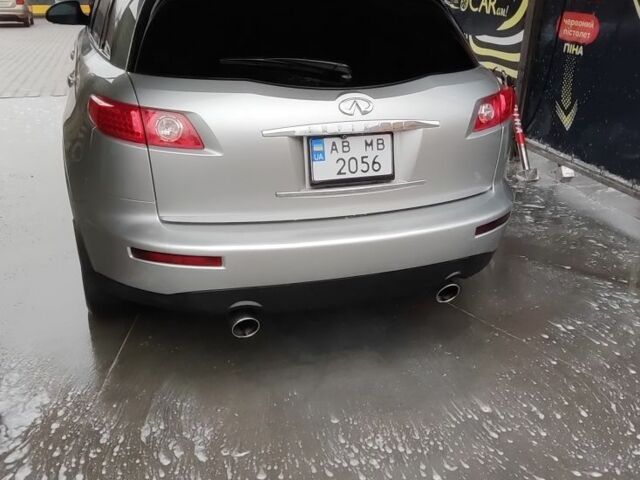 Серый Инфинити FX 35, объемом двигателя 3.5 л и пробегом 200 тыс. км за 7200 $, фото 2 на Automoto.ua