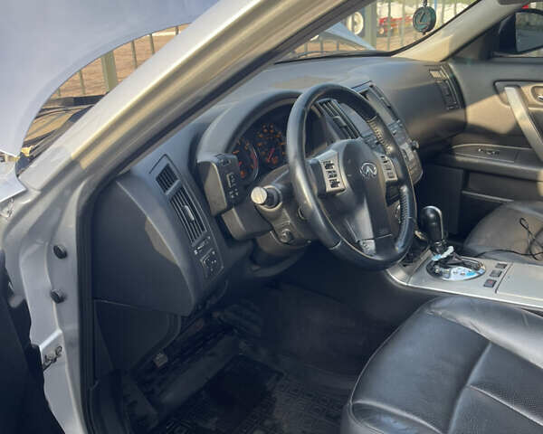 Серый Инфинити FX 35, объемом двигателя 3.5 л и пробегом 179 тыс. км за 9300 $, фото 11 на Automoto.ua