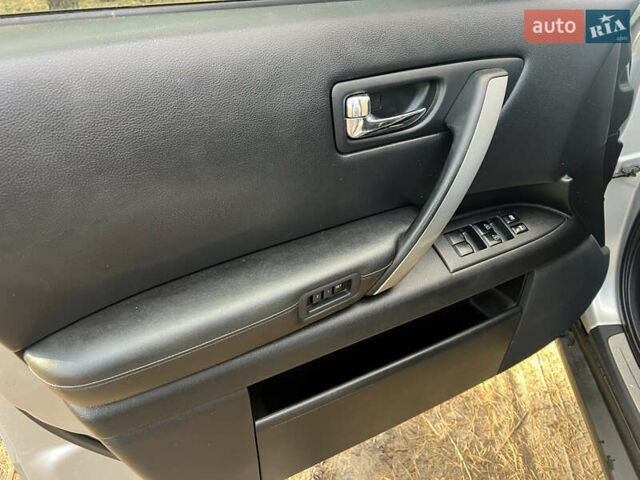 Сірий Інфініті FX 35, об'ємом двигуна 3.5 л та пробігом 218 тис. км за 7100 $, фото 13 на Automoto.ua