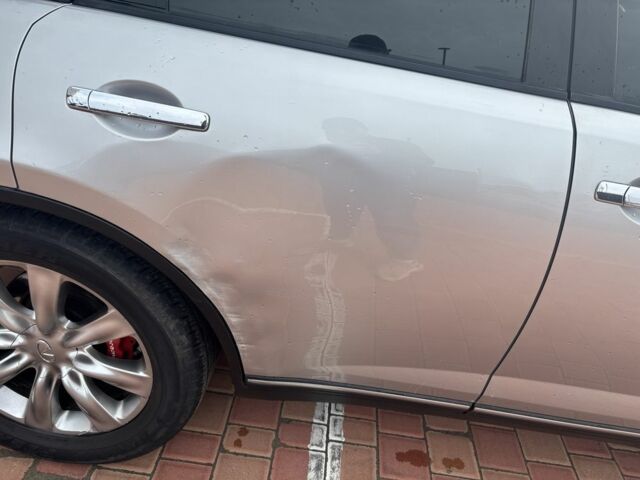 Сірий Інфініті FX 35, об'ємом двигуна 3.5 л та пробігом 141 тис. км за 8200 $, фото 22 на Automoto.ua