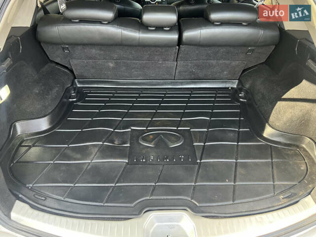 Сірий Інфініті FX 35, об'ємом двигуна 3.5 л та пробігом 218 тис. км за 7100 $, фото 10 на Automoto.ua