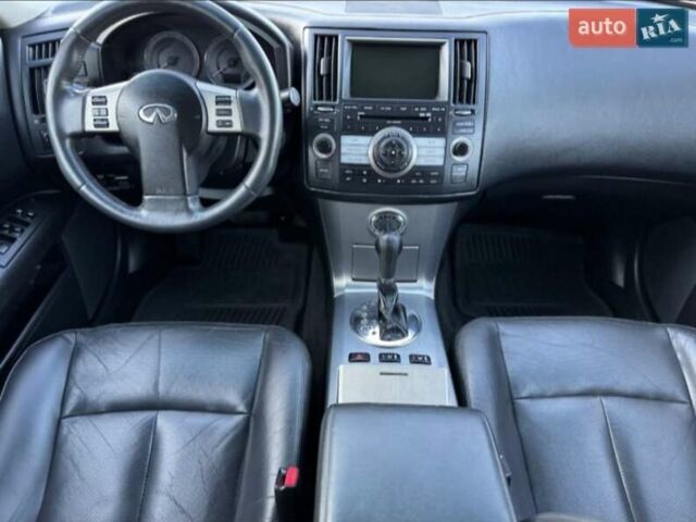 Серый Инфинити FX 35, объемом двигателя 3.5 л и пробегом 280 тыс. км за 8000 $, фото 5 на Automoto.ua